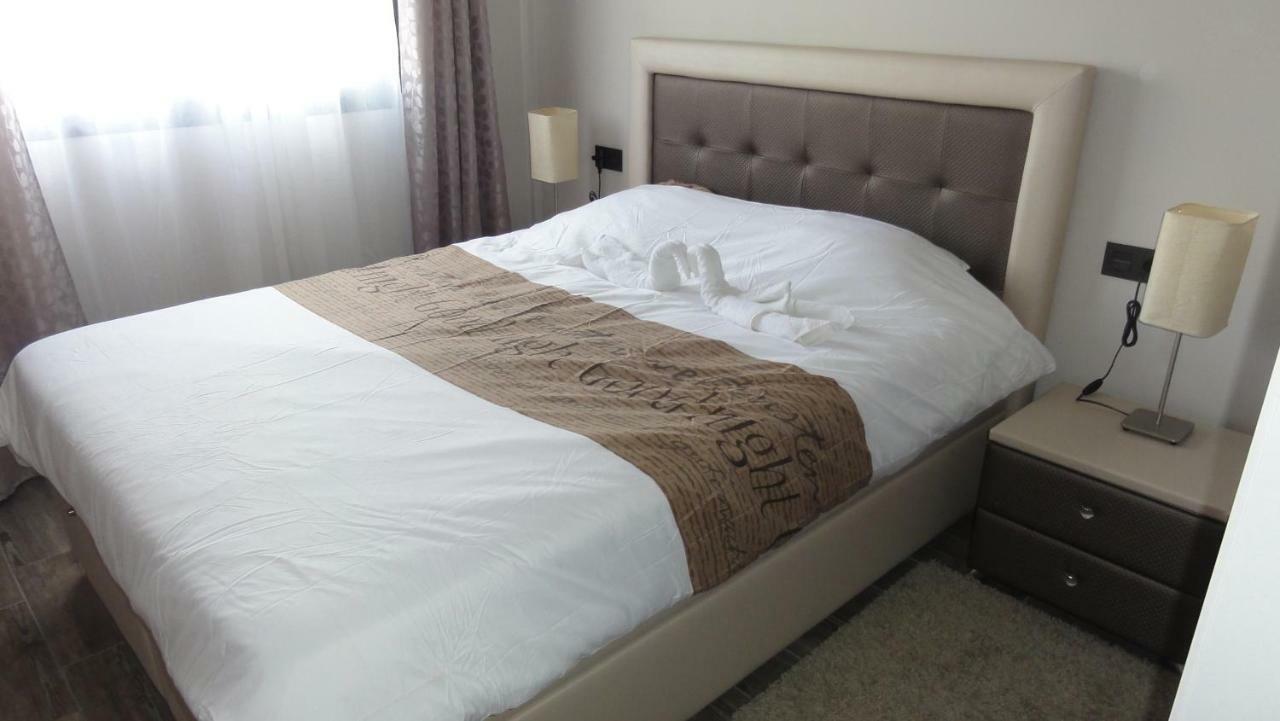Oasis Beach 5 Apartment โอริอุเอลา ภายนอก รูปภาพ
