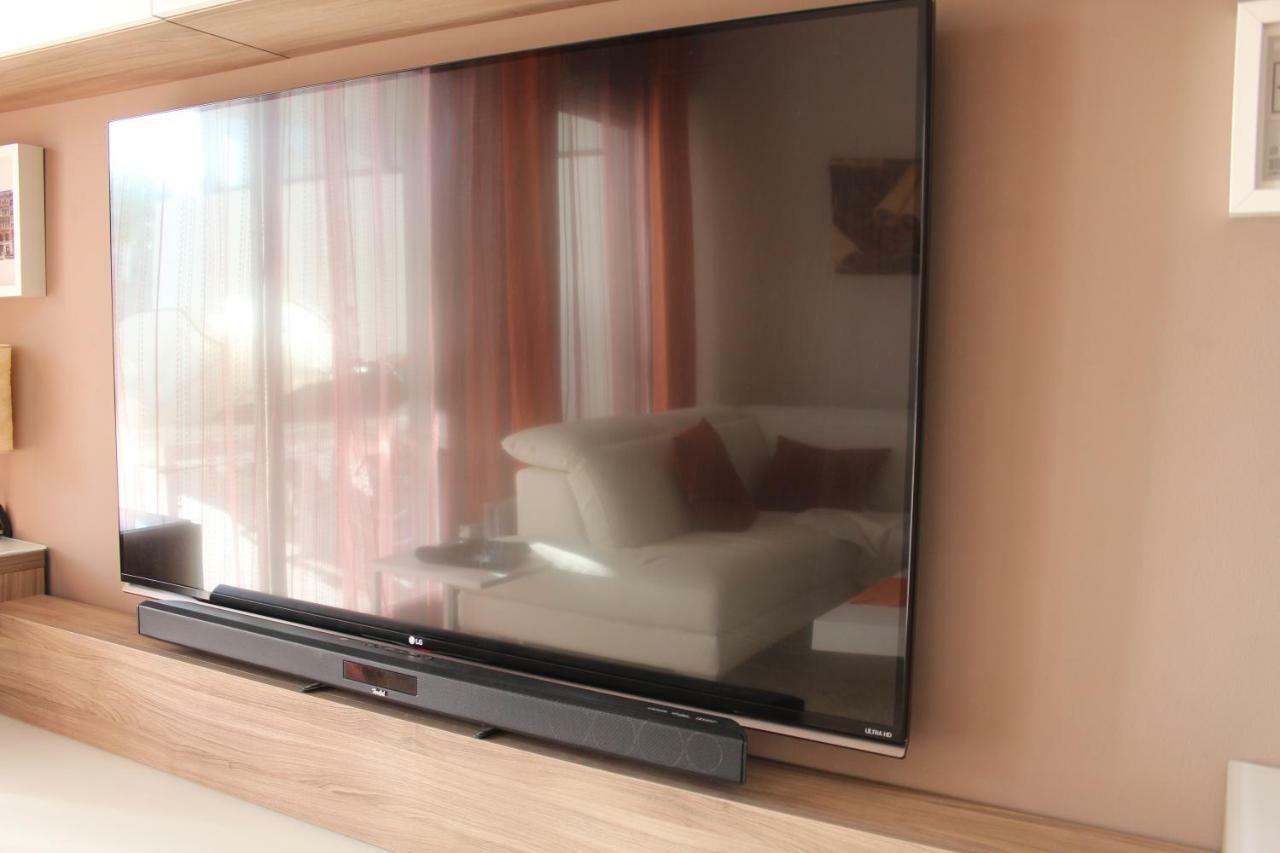 Oasis Beach 5 Apartment โอริอุเอลา ภายนอก รูปภาพ